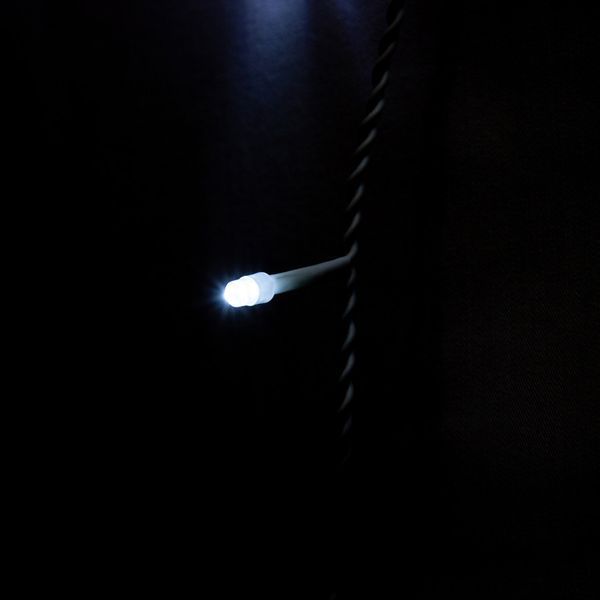 Світлодіодна гірлянда-бахрома, довжина 6 м, 200 LED, холодне біле світло, мерехтлива, 1 режимів, живлення мережа, IP44 (950156) 950156 фото